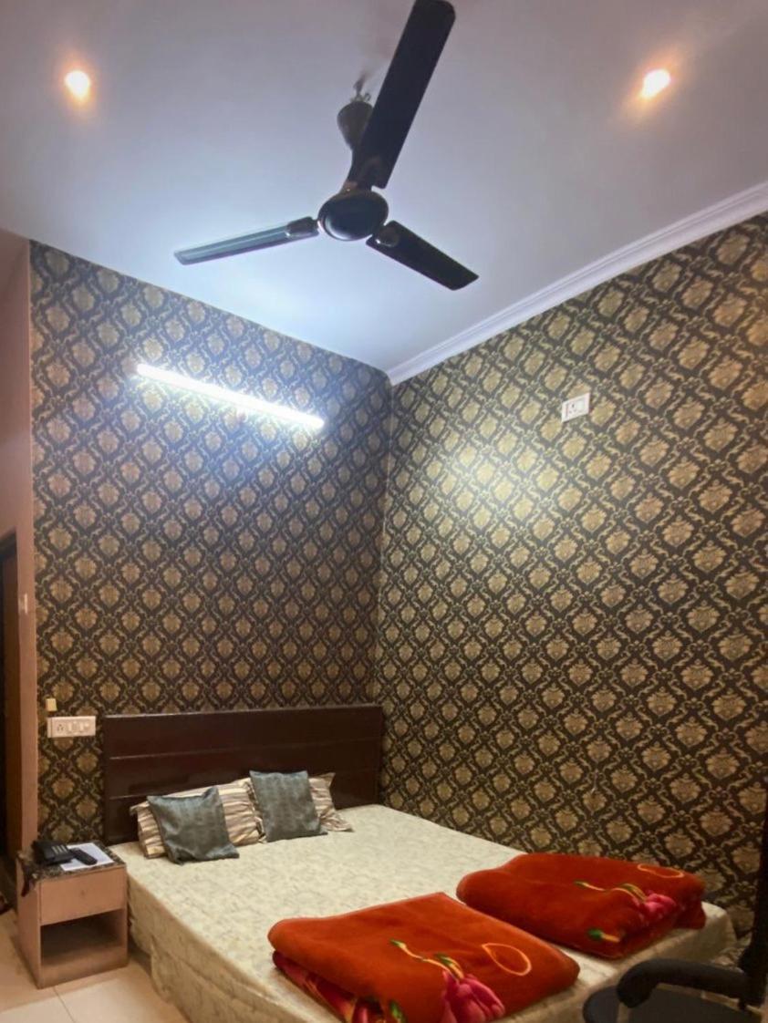 Apartamento DS Residency Varanasi Exterior foto